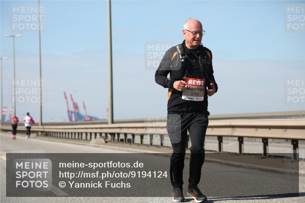 03.10.2025 - Köhlbrandbrückenlauf Yannick Fuchs http://msf.ph/oto/9194124 03.10.2025 12:18:30 Position 3 5759 meine-sportfotos.de