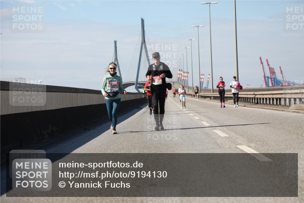 03.10.2025 - Köhlbrandbrückenlauf Yannick Fuchs http://msf.ph/oto/9194130 03.10.2025 12:18:35 Position 3  meine-sportfotos.de