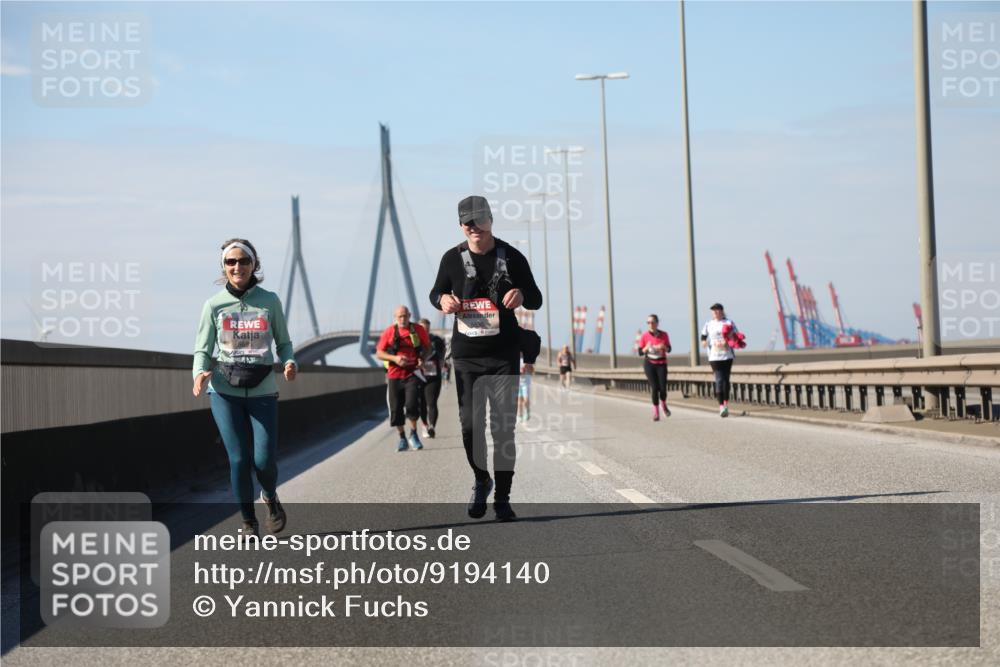 03.10.2025 - Köhlbrandbrückenlauf Yannick Fuchs http://msf.ph/oto/9194140 03.10.2025 12:18:37 Position 3  meine-sportfotos.de