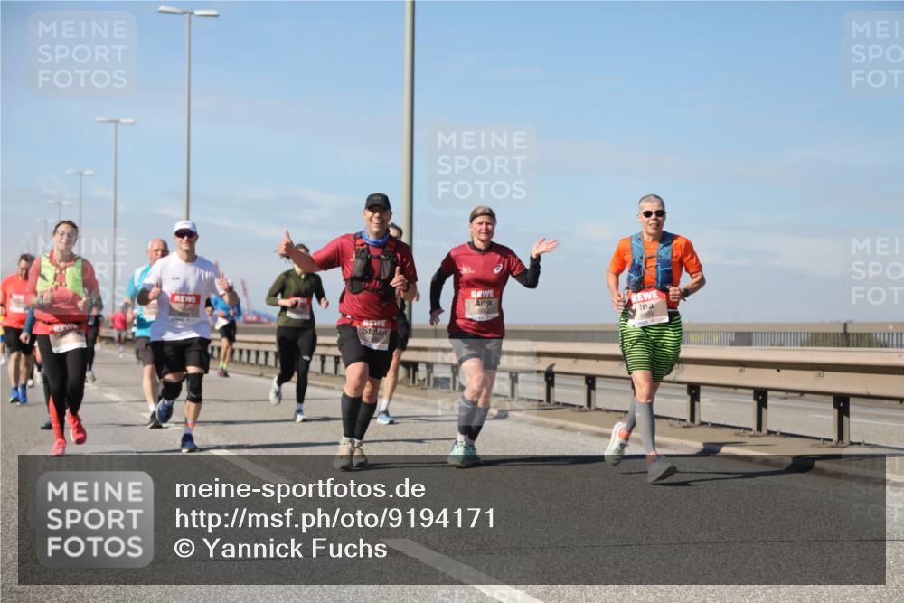 03.10.2025 - Köhlbrandbrückenlauf Yannick Fuchs http://msf.ph/oto/9194171 03.10.2025 11:56:23 Position 3 6069 meine-sportfotos.de