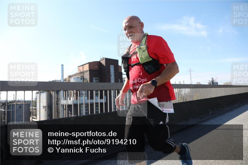 03.10.2025 - Köhlbrandbrückenlauf Yannick Fuchs http://msf.ph/oto/9194210 03.10.2025 12:18:49 Position 3 29 meine-sportfotos.de