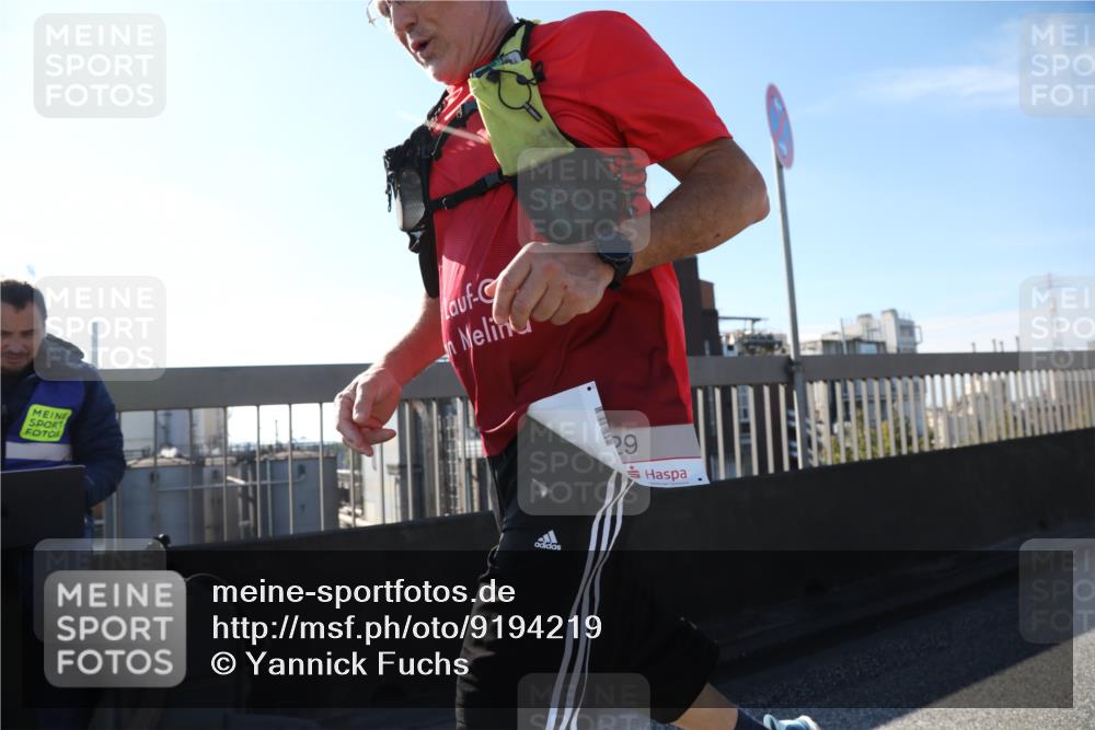 03.10.2025 - Köhlbrandbrückenlauf Yannick Fuchs http://msf.ph/oto/9194219 03.10.2025 12:18:50 Position 3 29 meine-sportfotos.de