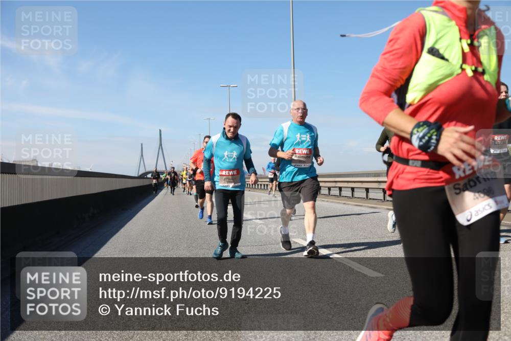 03.10.2025 - Köhlbrandbrückenlauf Yannick Fuchs http://msf.ph/oto/9194225 03.10.2025 11:56:27 Position 3 4696 meine-sportfotos.de