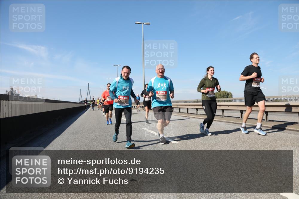 03.10.2025 - Köhlbrandbrückenlauf Yannick Fuchs http://msf.ph/oto/9194235 03.10.2025 11:56:27 Position 3 1 meine-sportfotos.de