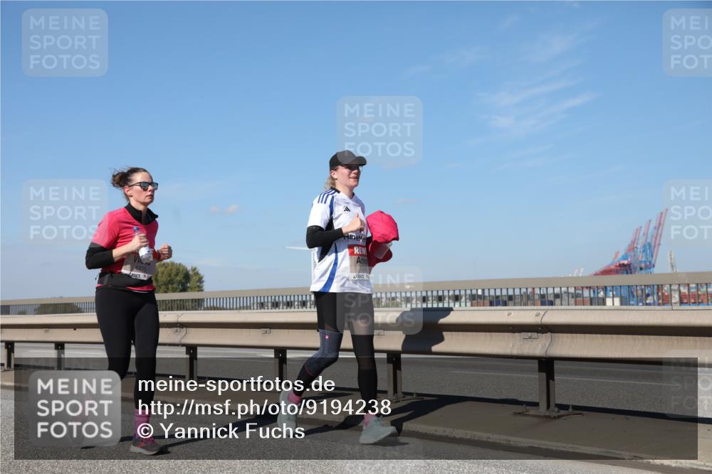 03.10.2025 - Köhlbrandbrückenlauf Yannick Fuchs http://msf.ph/oto/9194238 03.10.2025 12:18:54 Position 3 5275 meine-sportfotos.de