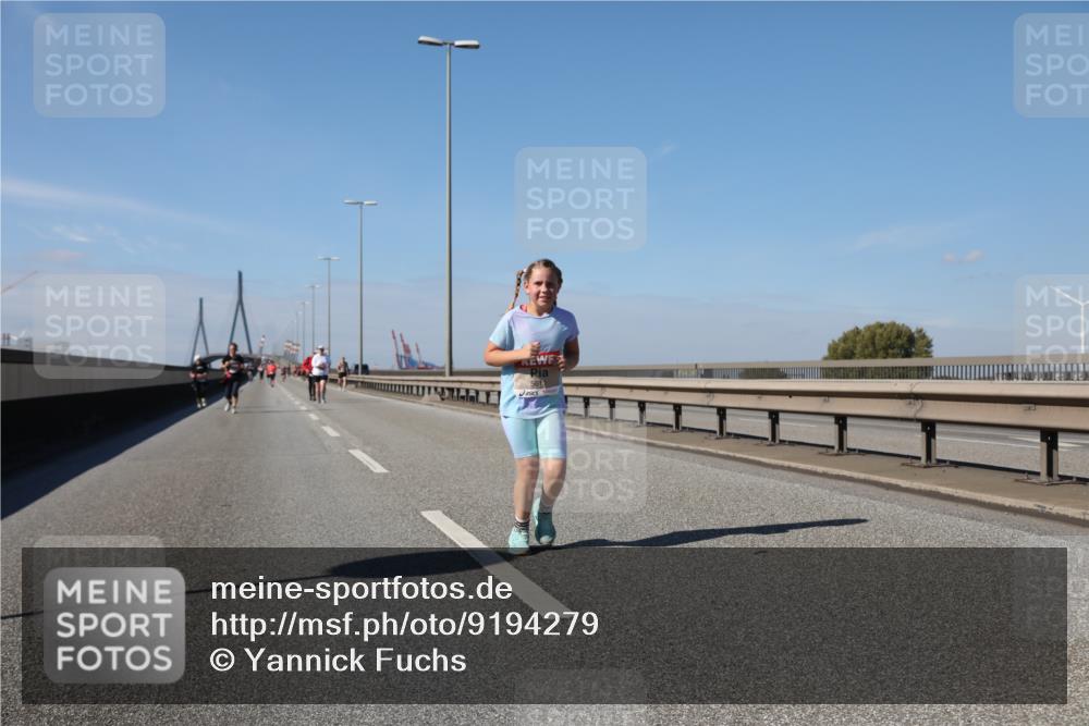 03.10.2025 - Köhlbrandbrückenlauf Yannick Fuchs http://msf.ph/oto/9194279 03.10.2025 12:19:00 Position 3 5611 meine-sportfotos.de