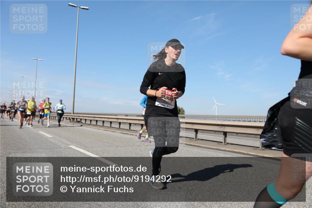 03.10.2025 - Köhlbrandbrückenlauf Yannick Fuchs http://msf.ph/oto/9194292 03.10.2025 11:56:33 Position 3 5087 meine-sportfotos.de