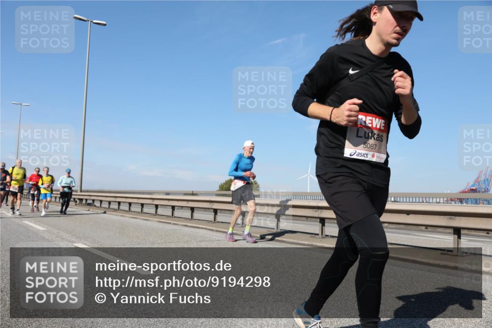 03.10.2025 - Köhlbrandbrückenlauf Yannick Fuchs http://msf.ph/oto/9194298 03.10.2025 11:56:33 Position 3 5087 meine-sportfotos.de