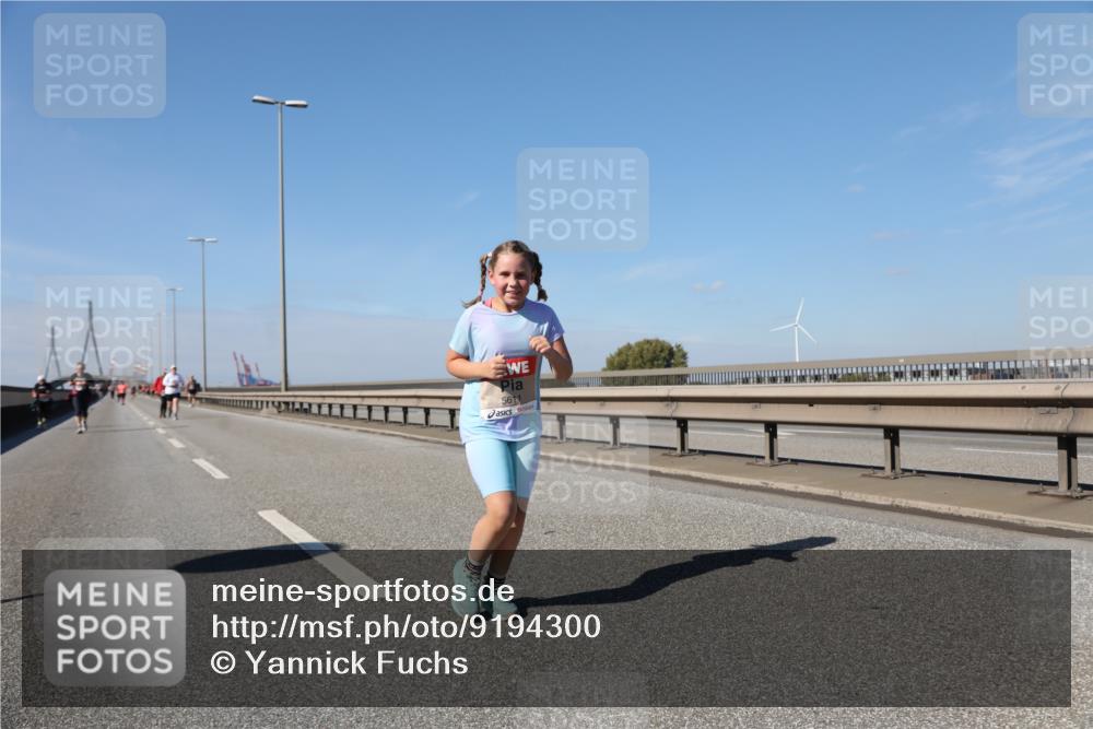 03.10.2025 - Köhlbrandbrückenlauf Yannick Fuchs http://msf.ph/oto/9194300 03.10.2025 12:19:01 Position 3 5611 meine-sportfotos.de