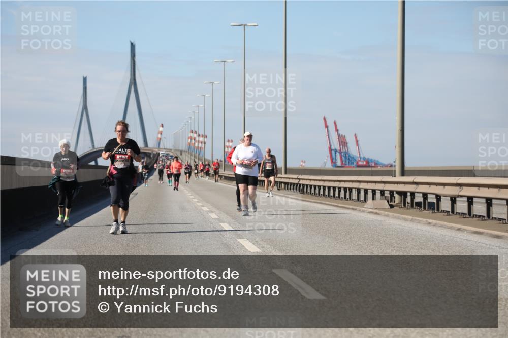 03.10.2025 - Köhlbrandbrückenlauf Yannick Fuchs http://msf.ph/oto/9194308 03.10.2025 12:19:02 Position 3 510 meine-sportfotos.de