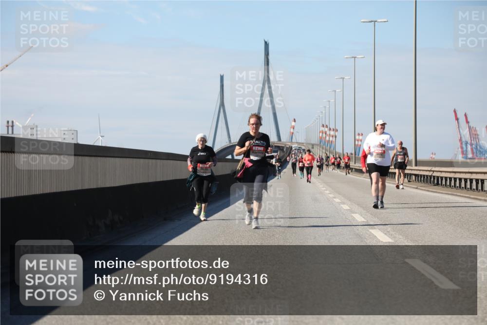 03.10.2025 - Köhlbrandbrückenlauf Yannick Fuchs http://msf.ph/oto/9194316 03.10.2025 12:19:03 Position 3  meine-sportfotos.de