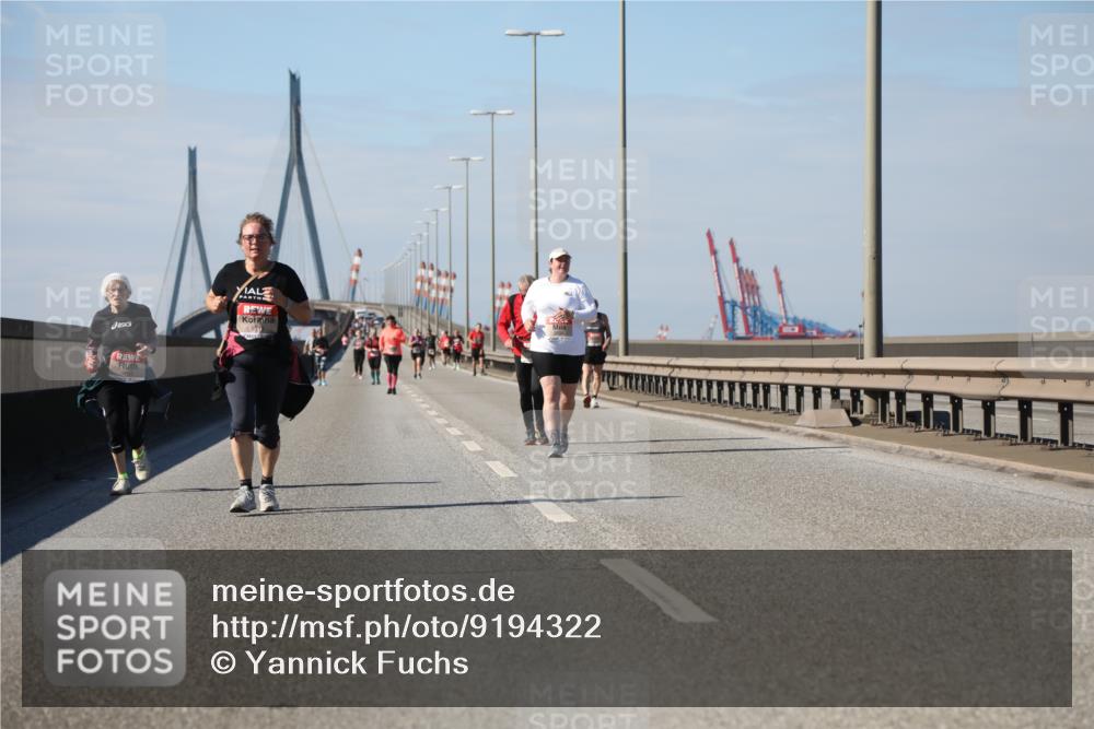 03.10.2025 - Köhlbrandbrückenlauf Yannick Fuchs http://msf.ph/oto/9194322 03.10.2025 12:19:04 Position 3 500 meine-sportfotos.de