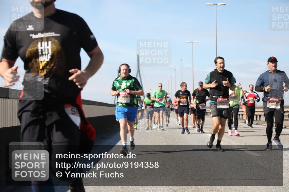 03.10.2025 - Köhlbrandbrückenlauf Yannick Fuchs http://msf.ph/oto/9194358 03.10.2025 11:56:38 Position 3 6316, 23, 4090, 6189 meine-sportfotos.de