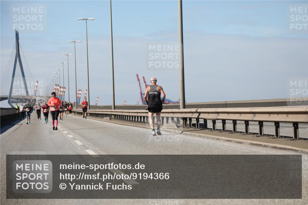 03.10.2025 - Köhlbrandbrückenlauf Yannick Fuchs http://msf.ph/oto/9194366 03.10.2025 12:19:16 Position 3  meine-sportfotos.de