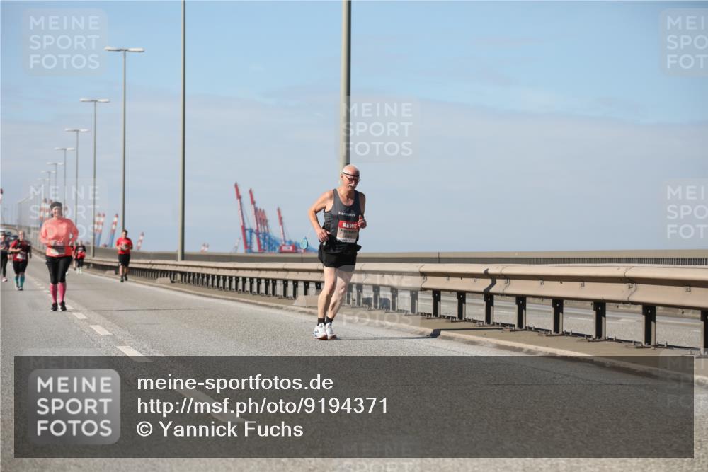 03.10.2025 - Köhlbrandbrückenlauf Yannick Fuchs http://msf.ph/oto/9194371 03.10.2025 12:19:19 Position 3  meine-sportfotos.de