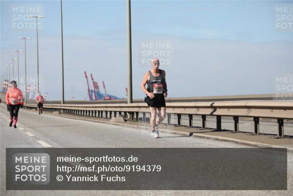 03.10.2025 - Köhlbrandbrückenlauf Yannick Fuchs http://msf.ph/oto/9194379 03.10.2025 12:19:20 Position 3  meine-sportfotos.de