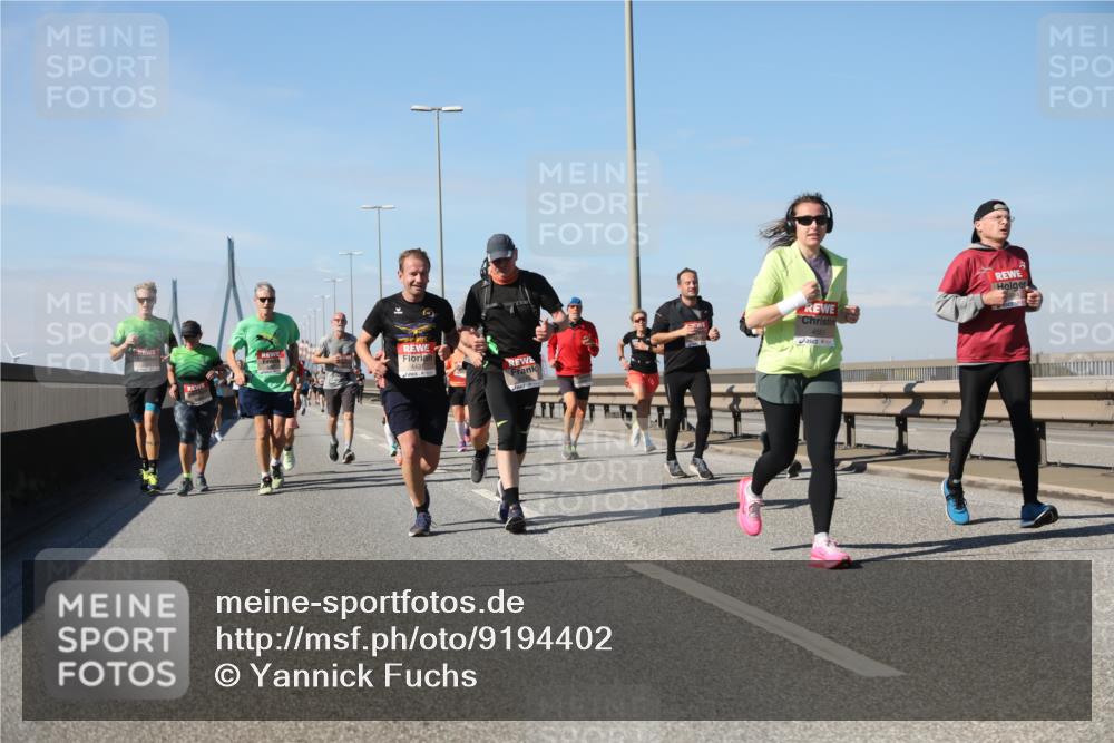 03.10.2025 - Köhlbrandbrückenlauf Yannick Fuchs http://msf.ph/oto/9194402 03.10.2025 11:56:42 Position 3 4431 meine-sportfotos.de