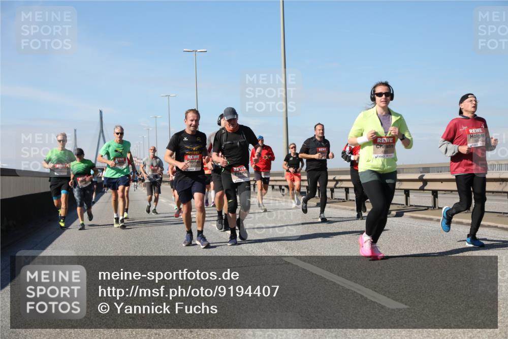 03.10.2025 - Köhlbrandbrückenlauf Yannick Fuchs http://msf.ph/oto/9194407 03.10.2025 11:56:42 Position 3 4431 meine-sportfotos.de