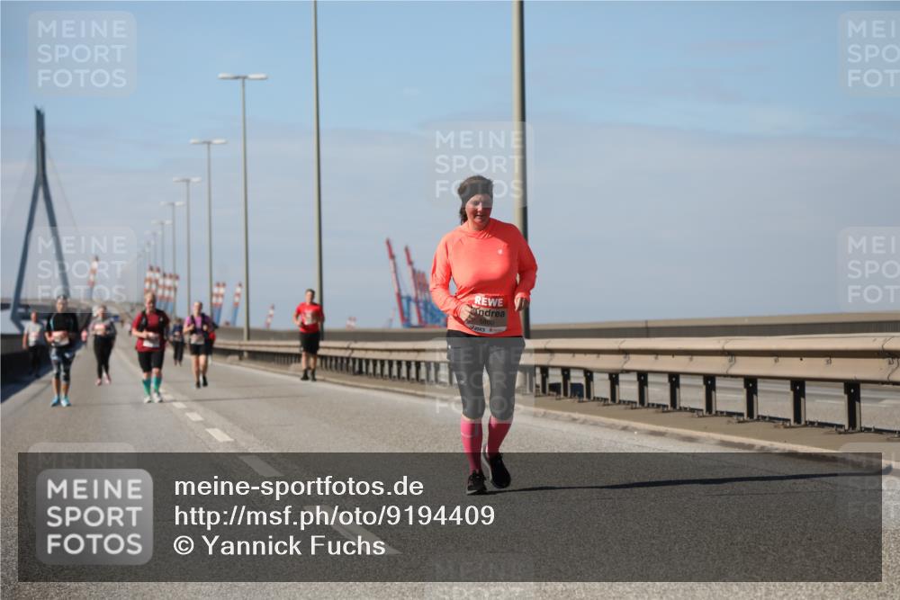 03.10.2025 - Köhlbrandbrückenlauf Yannick Fuchs http://msf.ph/oto/9194409 03.10.2025 12:19:27 Position 3  meine-sportfotos.de