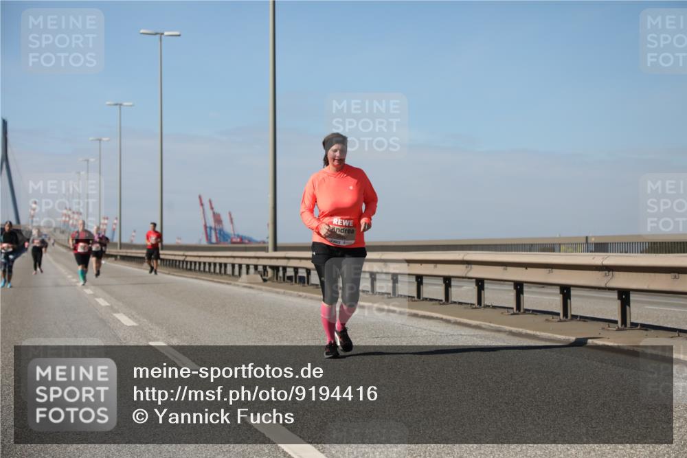 03.10.2025 - Köhlbrandbrückenlauf Yannick Fuchs http://msf.ph/oto/9194416 03.10.2025 12:19:29 Position 3  meine-sportfotos.de