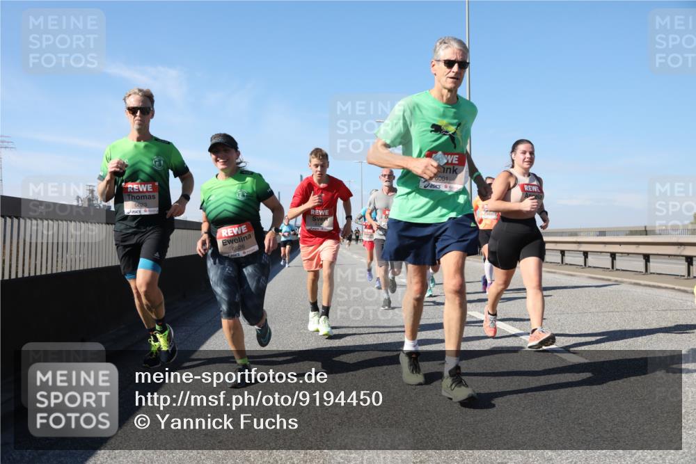03.10.2025 - Köhlbrandbrückenlauf Yannick Fuchs http://msf.ph/oto/9194450 03.10.2025 11:56:46 Position 3 6623, 6626, 6001 meine-sportfotos.de