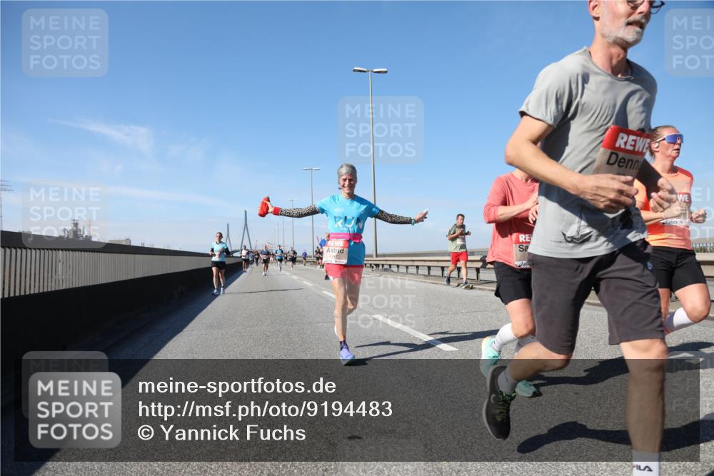 03.10.2025 - Köhlbrandbrückenlauf Yannick Fuchs http://msf.ph/oto/9194483 03.10.2025 11:56:48 Position 3 4347 meine-sportfotos.de