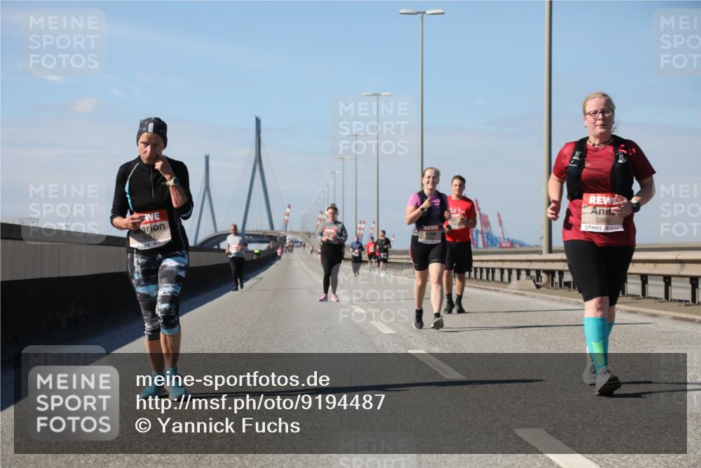 03.10.2025 - Köhlbrandbrückenlauf Yannick Fuchs http://msf.ph/oto/9194487 03.10.2025 12:19:41 Position 3 5581, 5900 meine-sportfotos.de