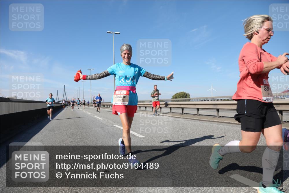 03.10.2025 - Köhlbrandbrückenlauf Yannick Fuchs http://msf.ph/oto/9194489 03.10.2025 11:56:49 Position 3 442, 4347 meine-sportfotos.de