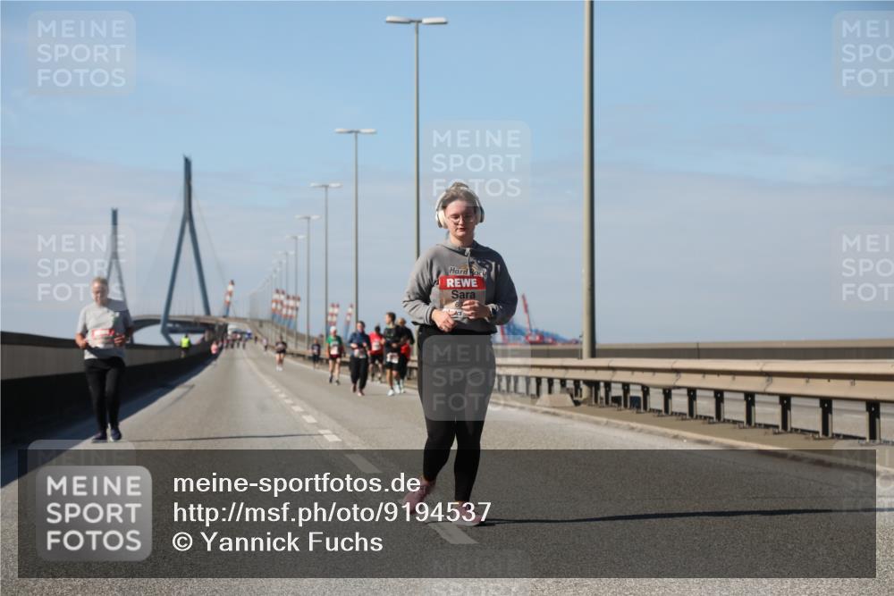 03.10.2025 - Köhlbrandbrückenlauf Yannick Fuchs http://msf.ph/oto/9194537 03.10.2025 12:19:49 Position 3  meine-sportfotos.de