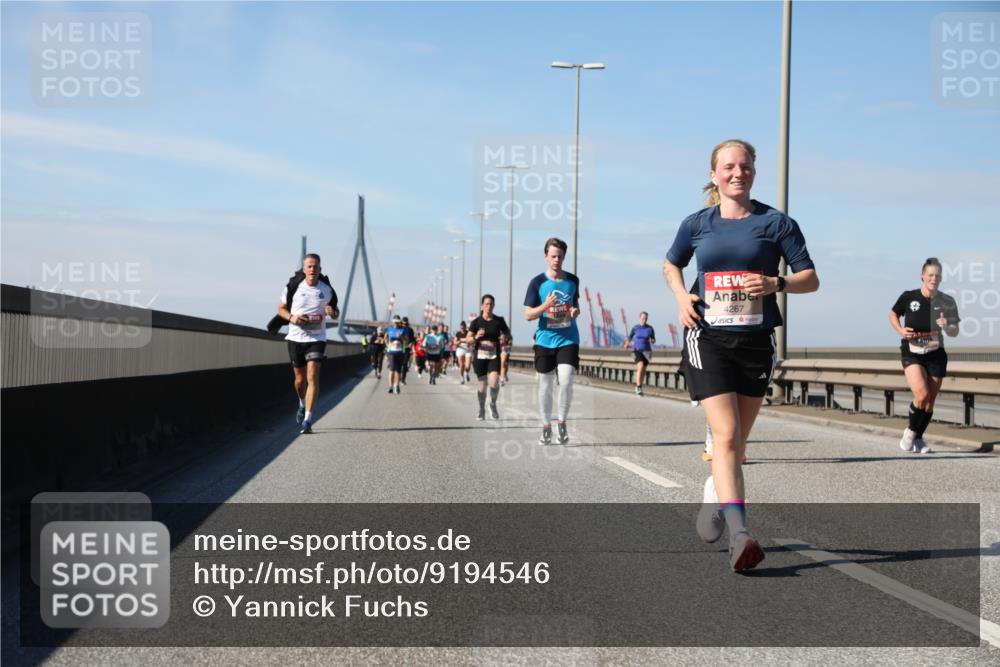 03.10.2025 - Köhlbrandbrückenlauf Yannick Fuchs http://msf.ph/oto/9194546 03.10.2025 11:56:55 Position 3 4267 meine-sportfotos.de