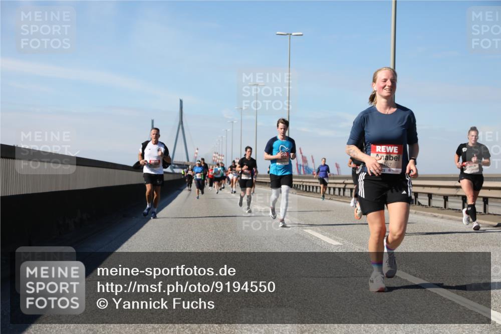 03.10.2025 - Köhlbrandbrückenlauf Yannick Fuchs http://msf.ph/oto/9194550 03.10.2025 11:56:55 Position 3 4267 meine-sportfotos.de