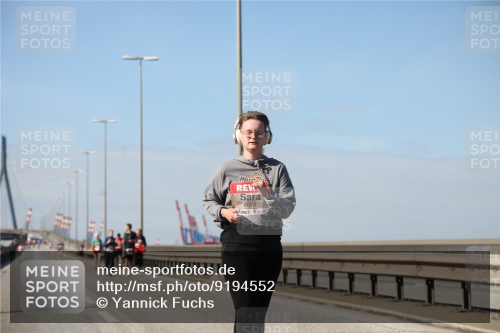 03.10.2025 - Köhlbrandbrückenlauf Yannick Fuchs http://msf.ph/oto/9194552 03.10.2025 12:19:50 Position 3 6073 meine-sportfotos.de