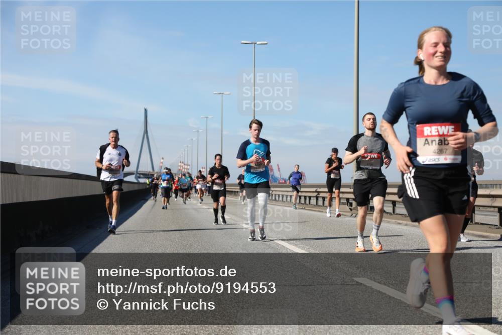 03.10.2025 - Köhlbrandbrückenlauf Yannick Fuchs http://msf.ph/oto/9194553 03.10.2025 11:56:56 Position 3 4267 meine-sportfotos.de