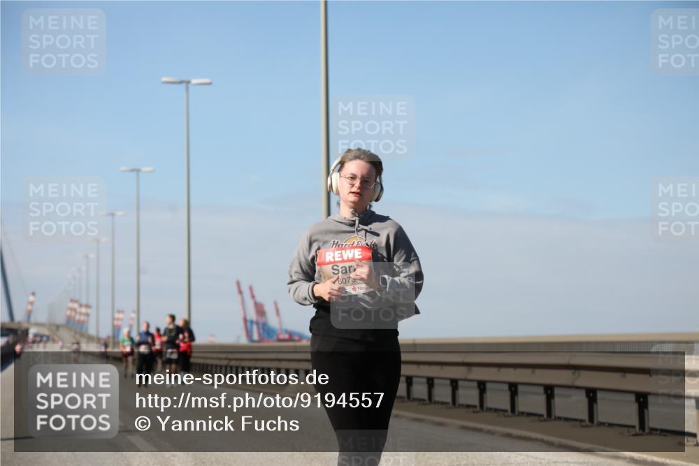 03.10.2025 - Köhlbrandbrückenlauf Yannick Fuchs http://msf.ph/oto/9194557 03.10.2025 12:19:50 Position 3 6075 meine-sportfotos.de
