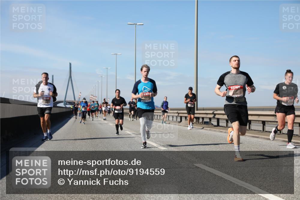 03.10.2025 - Köhlbrandbrückenlauf Yannick Fuchs http://msf.ph/oto/9194559 03.10.2025 11:56:57 Position 3 173, 6796 meine-sportfotos.de