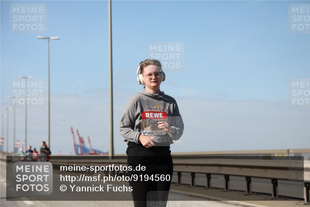 03.10.2025 - Köhlbrandbrückenlauf Yannick Fuchs http://msf.ph/oto/9194560 03.10.2025 12:19:51 Position 3 6075 meine-sportfotos.de