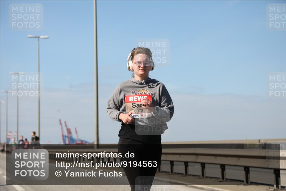 03.10.2025 - Köhlbrandbrückenlauf Yannick Fuchs http://msf.ph/oto/9194563 03.10.2025 12:19:51 Position 3 6073 meine-sportfotos.de