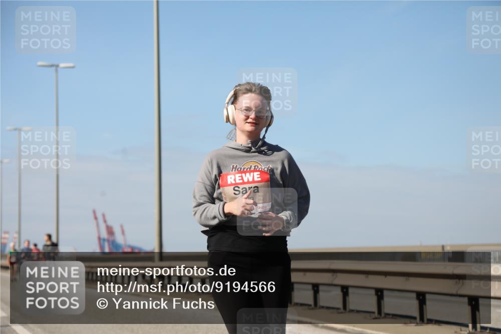 03.10.2025 - Köhlbrandbrückenlauf Yannick Fuchs http://msf.ph/oto/9194566 03.10.2025 12:19:51 Position 3  meine-sportfotos.de