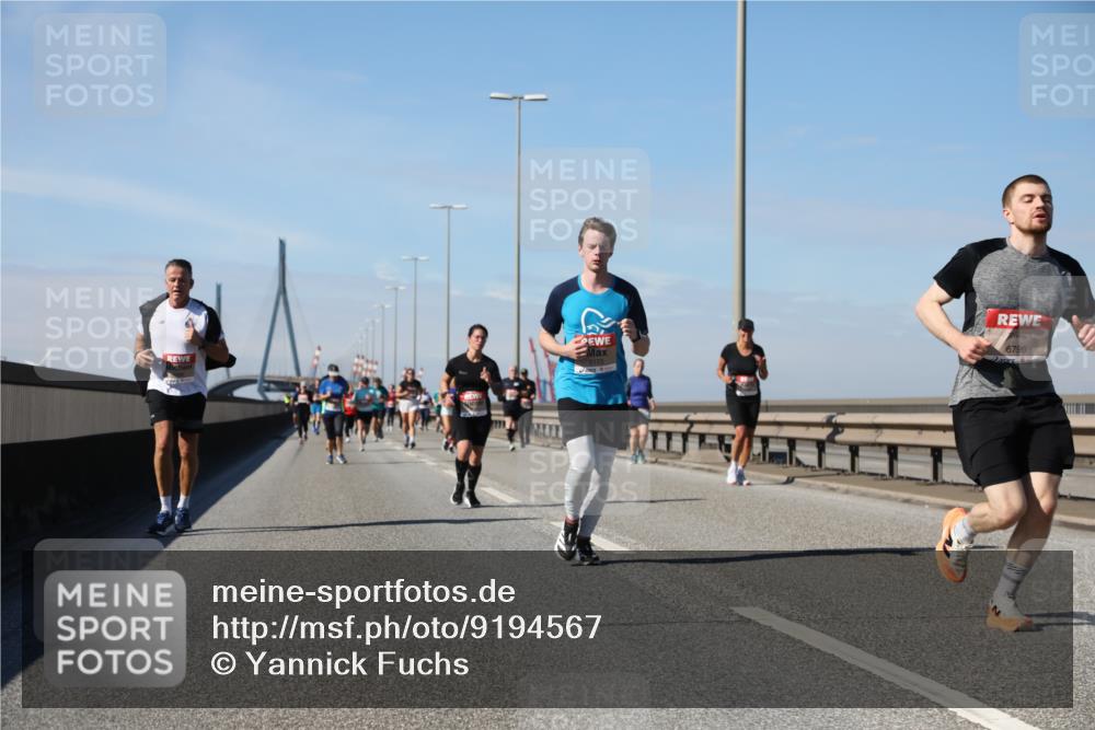 03.10.2025 - Köhlbrandbrückenlauf Yannick Fuchs http://msf.ph/oto/9194567 03.10.2025 11:56:57 Position 3 5173, 6796 meine-sportfotos.de