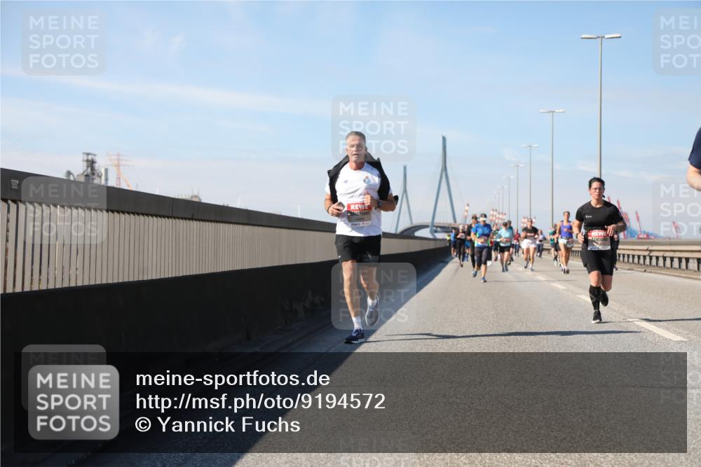 03.10.2025 - Köhlbrandbrückenlauf Yannick Fuchs http://msf.ph/oto/9194572 03.10.2025 11:56:58 Position 3  meine-sportfotos.de