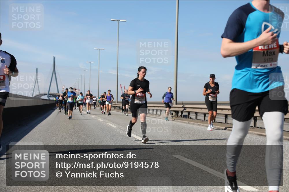 03.10.2025 - Köhlbrandbrückenlauf Yannick Fuchs http://msf.ph/oto/9194578 03.10.2025 11:56:59 Position 3 1554, 5173 meine-sportfotos.de