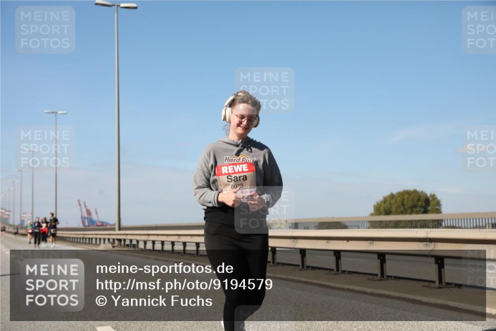03.10.2025 - Köhlbrandbrückenlauf Yannick Fuchs http://msf.ph/oto/9194579 03.10.2025 12:19:52 Position 3 6073 meine-sportfotos.de