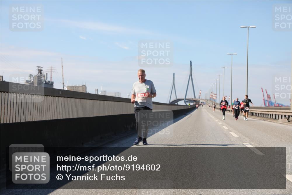 03.10.2025 - Köhlbrandbrückenlauf Yannick Fuchs http://msf.ph/oto/9194602 03.10.2025 12:19:54 Position 3  meine-sportfotos.de