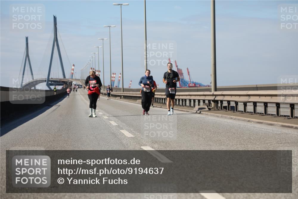 03.10.2025 - Köhlbrandbrückenlauf Yannick Fuchs http://msf.ph/oto/9194637 03.10.2025 12:19:58 Position 3  meine-sportfotos.de