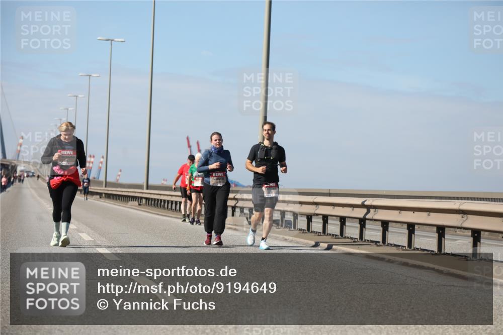 03.10.2025 - Köhlbrandbrückenlauf Yannick Fuchs http://msf.ph/oto/9194649 03.10.2025 12:20:03 Position 3  meine-sportfotos.de