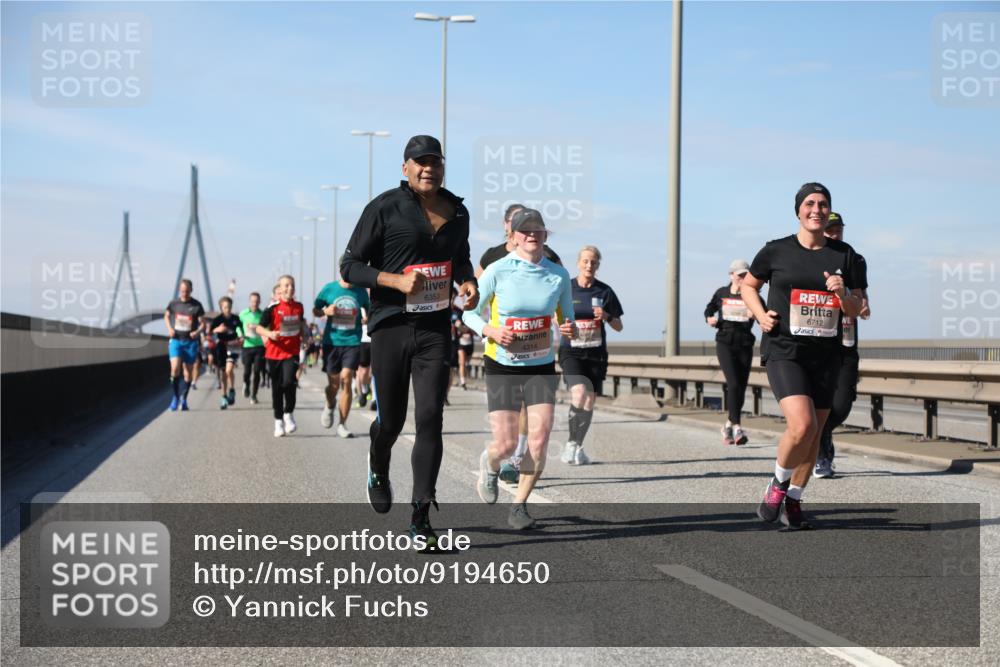 03.10.2025 - Köhlbrandbrückenlauf Yannick Fuchs http://msf.ph/oto/9194650 03.10.2025 11:57:08 Position 3 6353, 4314, 6712 meine-sportfotos.de