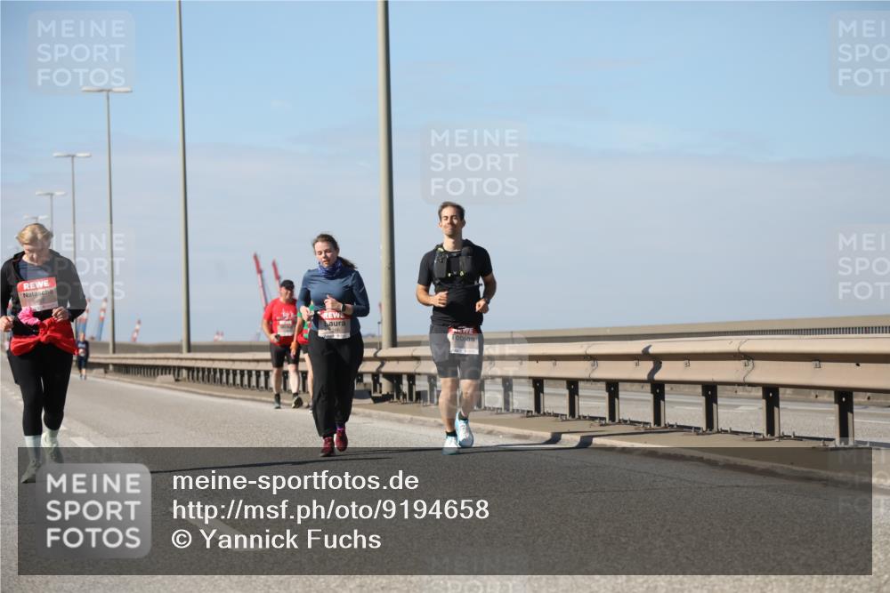 03.10.2025 - Köhlbrandbrückenlauf Yannick Fuchs http://msf.ph/oto/9194658 03.10.2025 12:20:04 Position 3  meine-sportfotos.de