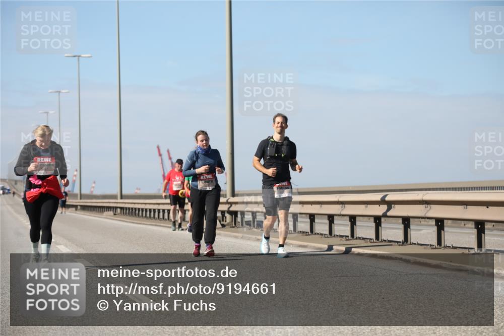 03.10.2025 - Köhlbrandbrückenlauf Yannick Fuchs http://msf.ph/oto/9194661 03.10.2025 12:20:04 Position 3  meine-sportfotos.de