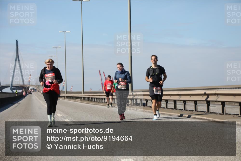 03.10.2025 - Köhlbrandbrückenlauf Yannick Fuchs http://msf.ph/oto/9194664 03.10.2025 12:20:05 Position 3 5216 meine-sportfotos.de