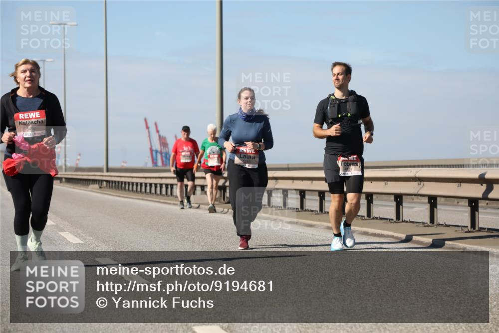 03.10.2025 - Köhlbrandbrückenlauf Yannick Fuchs http://msf.ph/oto/9194681 03.10.2025 12:20:06 Position 3 5497, 5216, 4157 meine-sportfotos.de